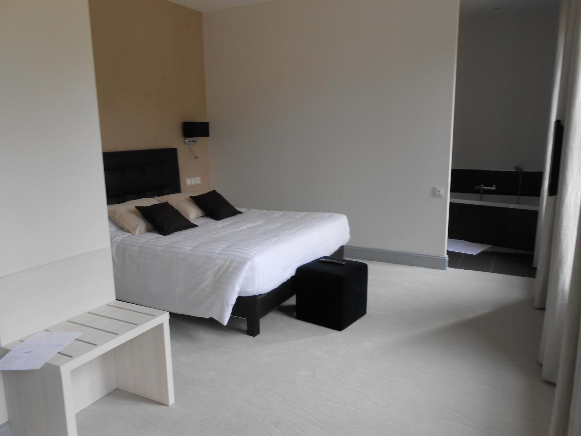 Logis- Hotel Spa Restaurant L'Epicurial Saint-Pey-de-Castets Habitación foto